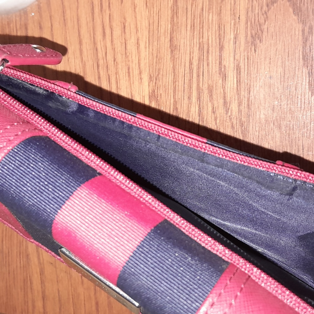 Tommy Hilfiger Wallet - Picture 4 of 4